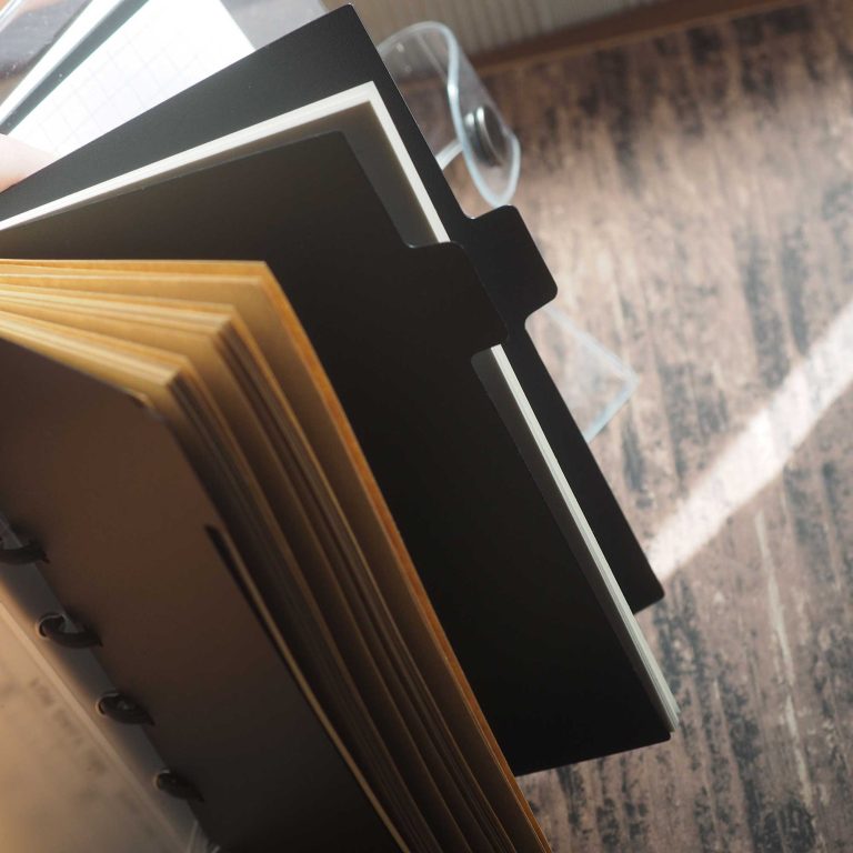 投稿についてもっと詳しく ミニサイズ用のプラスチックインデックスです